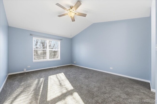 Building Photo - 472 Majestic Ln