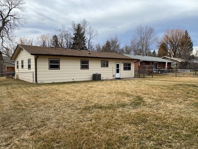 Building Photo - STUDENTS WELCOME! Single-Family Ranch Home in West Ft. Collins w/ Fenced Yard, Lawn Care Included!