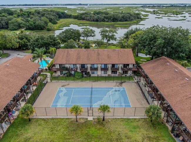 On the intracoastal - 1255 Ponce Island Dr