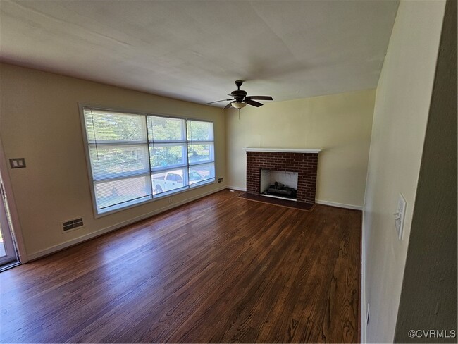 Building Photo - 6947 Montauk Dr