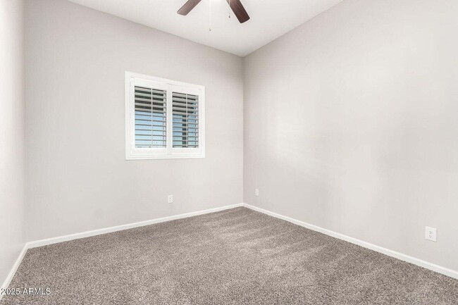 Building Photo - 1027 N 360th Ln