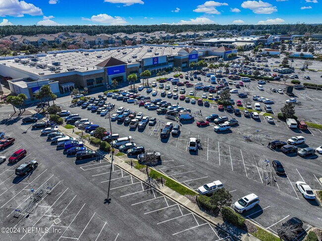 Building Photo - 15825 Stedman Lake Dr