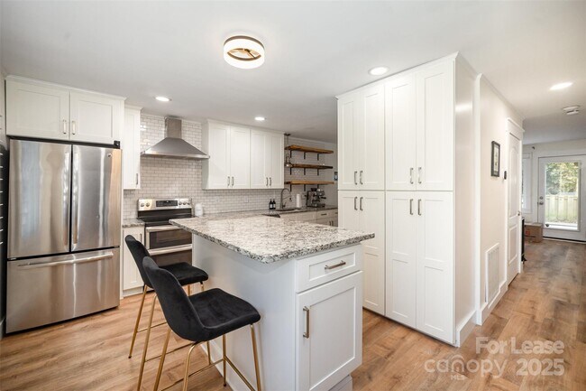 Building Photo - 4611 Hedgemore Dr