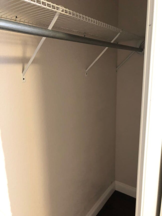 Building Photo - 4 BEDROOM / 2 BATH SINGLE FAMILY HOME W/ CASITA