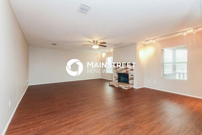 Building Photo - 4 Bedroom Pet-Friendly Home in Rockwall, TX with Main Street Renewal