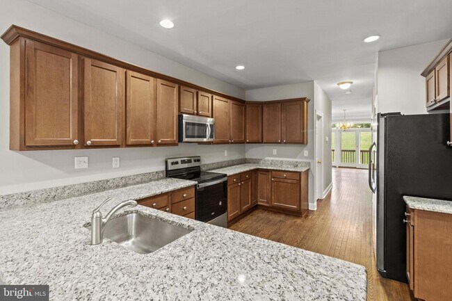 Building Photo - 333 Lea Dr