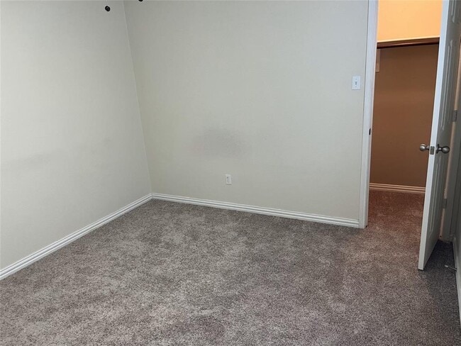 Building Photo - 2375 Garlic Creek Dr