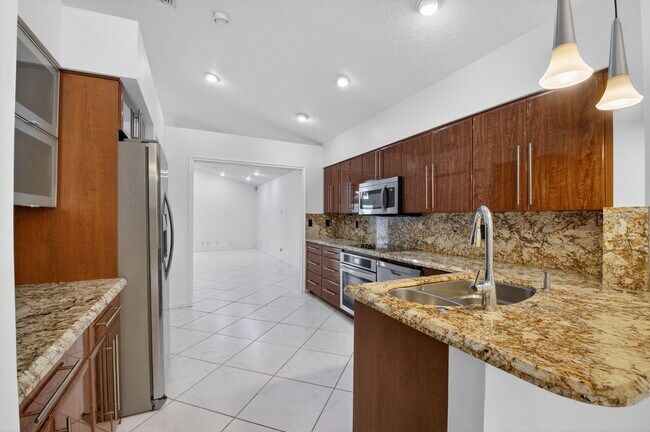 Building Photo - 7558 Ironbridge Cir