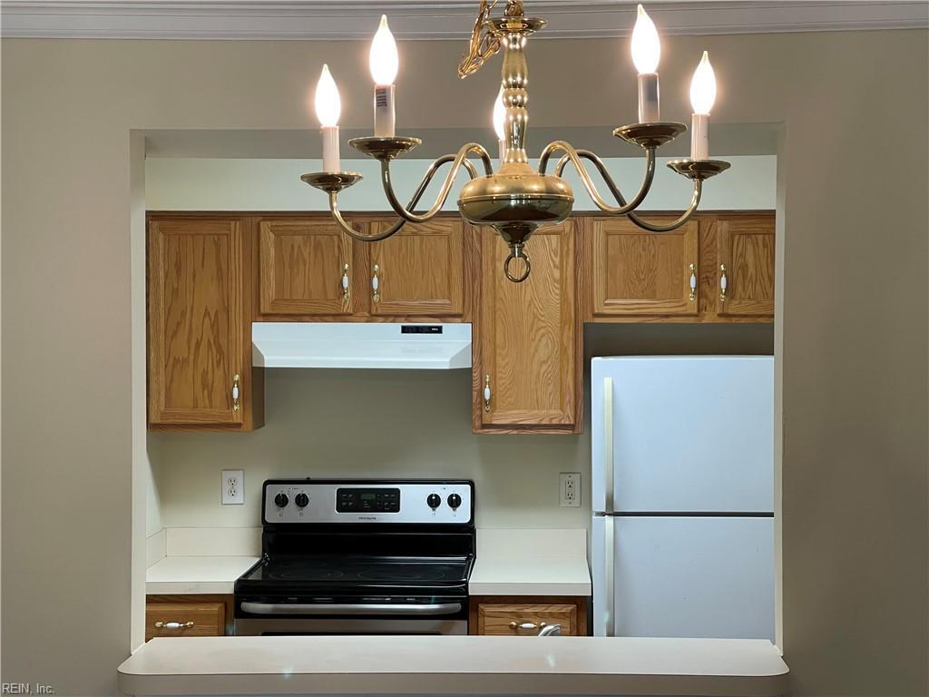 Kitchen - 905 Settlement Dr