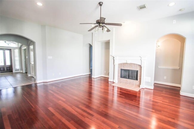Building Photo - 6006 Briar Hill Ct