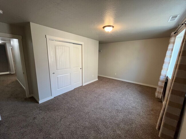 Building Photo - 63159 de Haviland St
