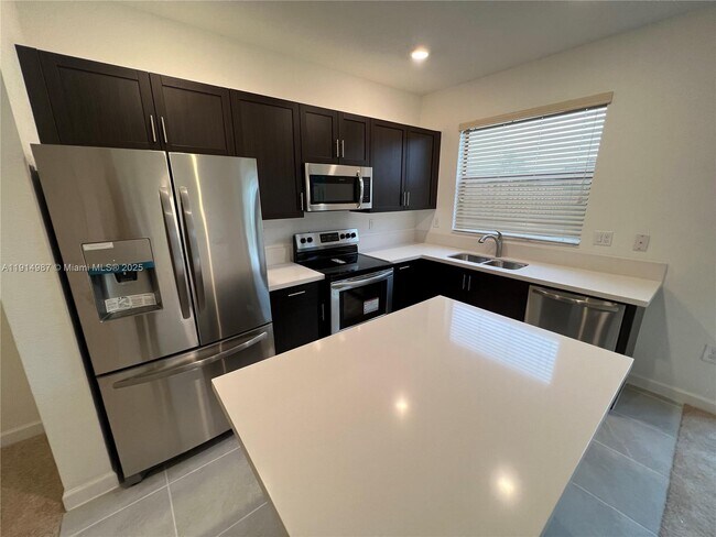 Building Photo - 18110 SW 148th Rd