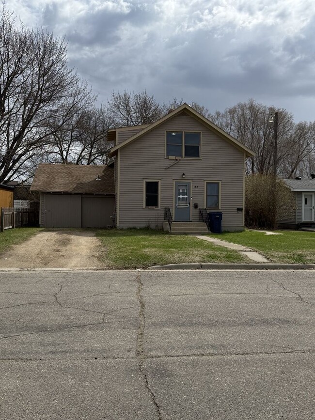 Primary Photo - 182 3rd St NE