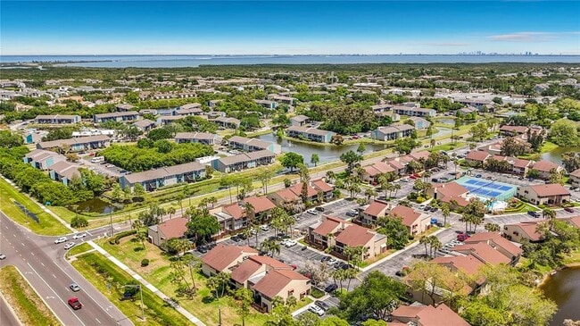 Building Photo - 890 N Village Dr