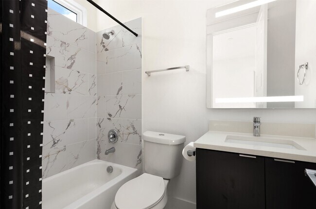 Building Photo - 500 Schweikhardt St