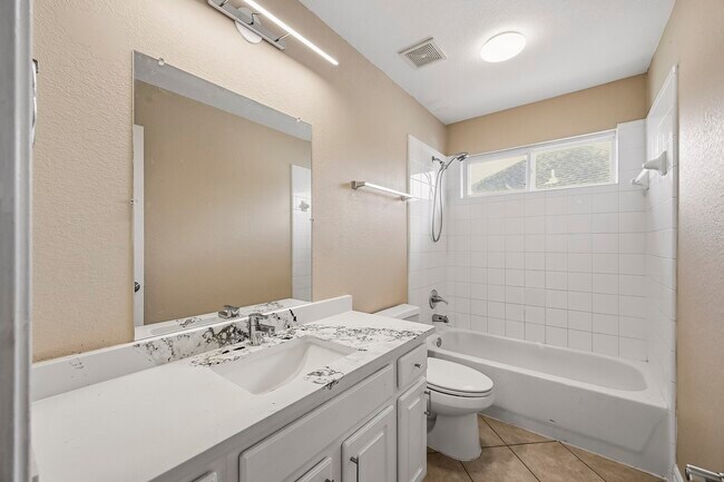 Building Photo - 4106 Applecreek Bend Dr