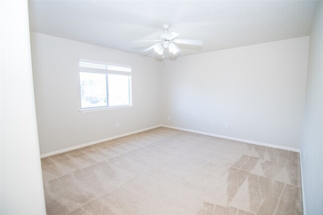 Building Photo - 25914 Chapman Falls Dr