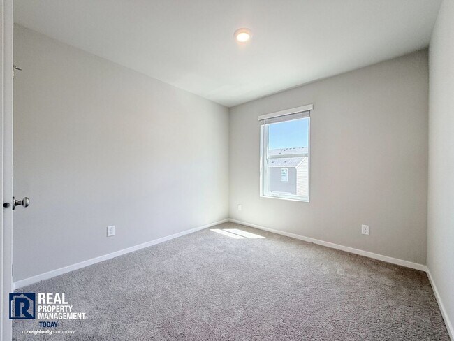 Building Photo - Brand-New 3BR Town Home Near JBLM | Bonus Loft, 2-Car Garage & Modern Finishes