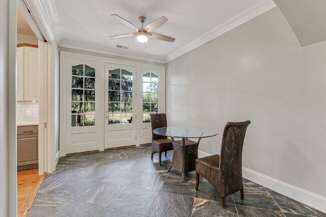 Building Photo - Private, Low Country Residence for Rent!
