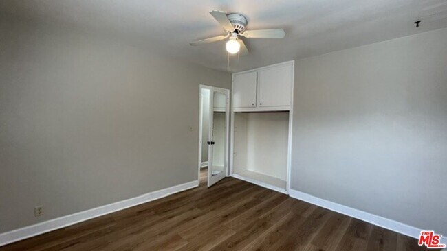 Building Photo - 4121 Ocean View Blvd