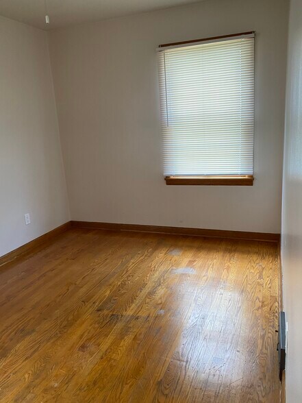 Building Photo - 216 Dort Ln NW