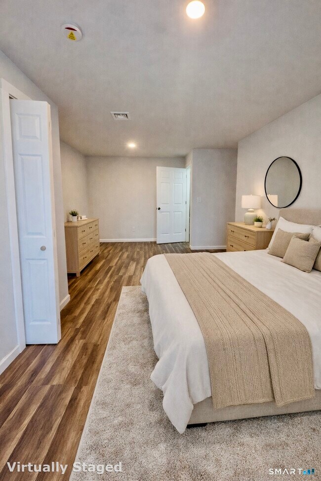 Building Photo - 1415 Stratford Ave