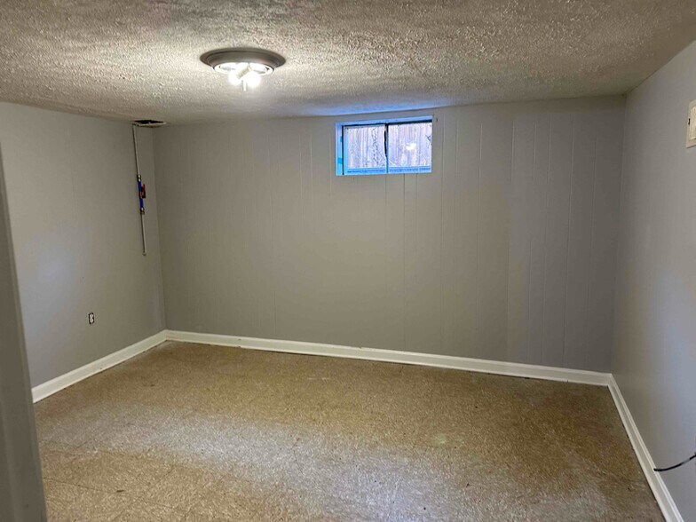 Building Photo - 9812 Sunkist Way