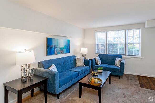 2 BR, 1 BA - 746 SF - The Fields of Bethesda