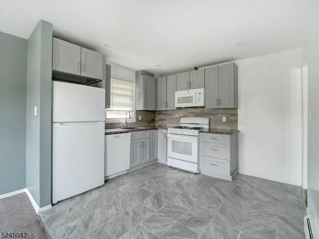 Building Photo - 58 Burnside Ave