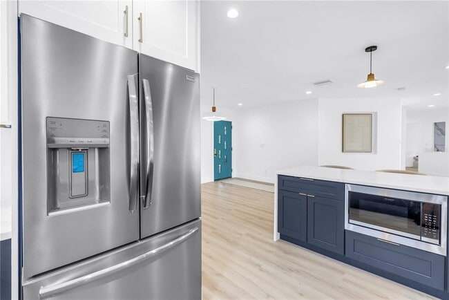 Building Photo - 412 Mira Vista Dr