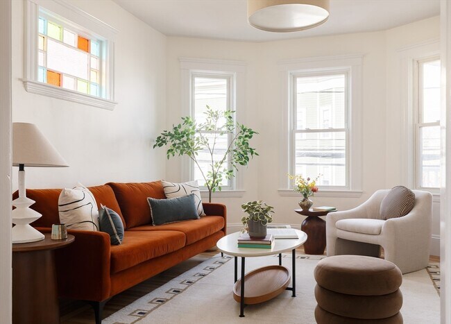 Building Photo - 250 Walden St