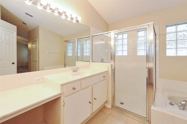 Building Photo - 3993 Jenita Dr