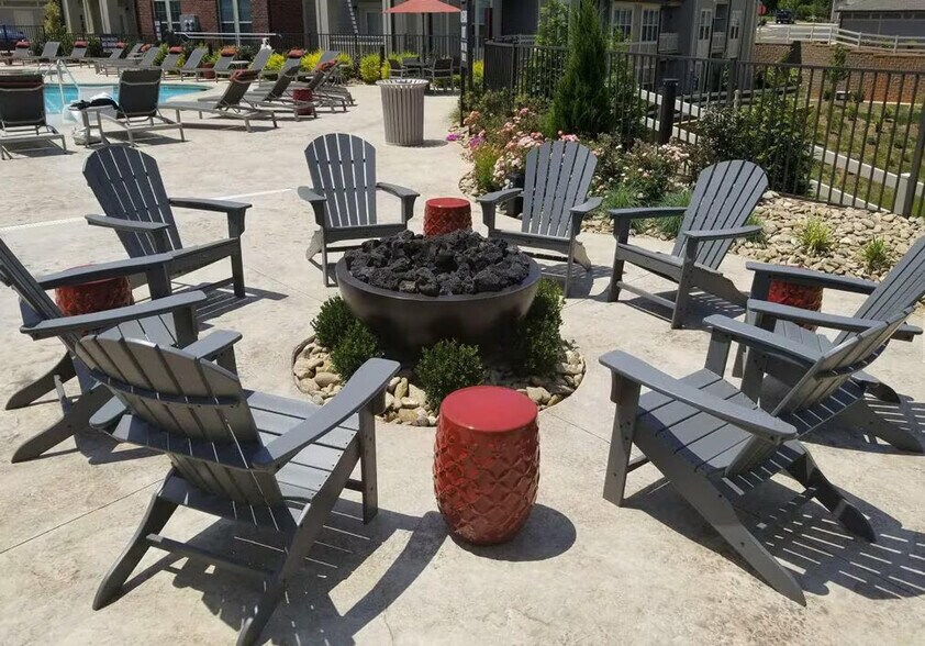 Building Photo - 1579 Millspring Dr