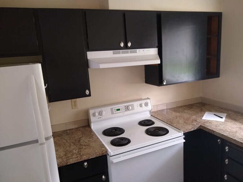 Building Photo - 1123 Cedar Ln