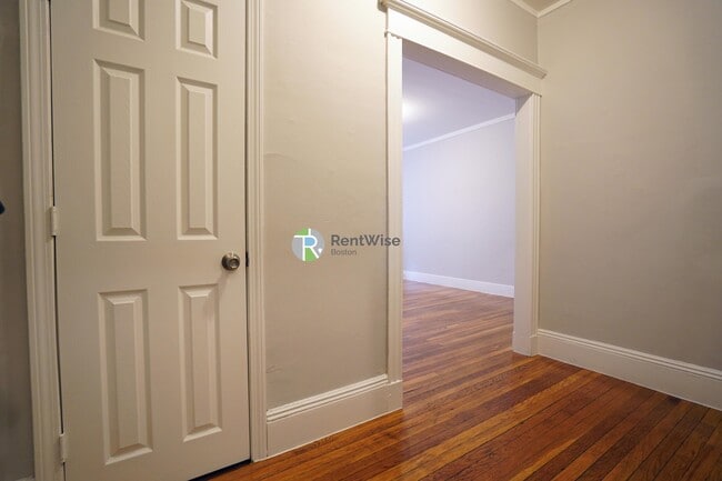 Building Photo - 10 Allston St