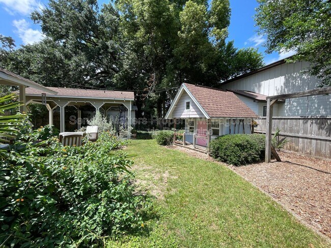 Building Photo - 2318 N 17th Ave