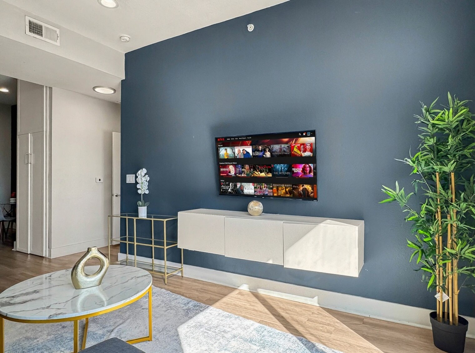 Building Photo - 2916 Indiana St