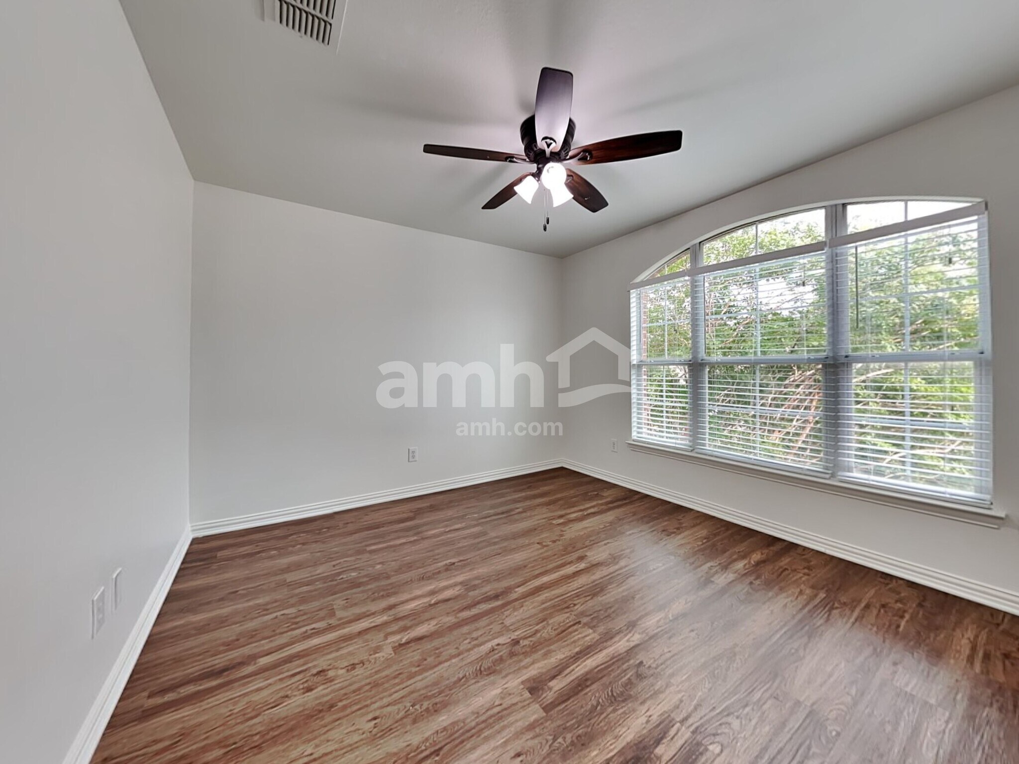 Building Photo - 8752 Lariat Cir