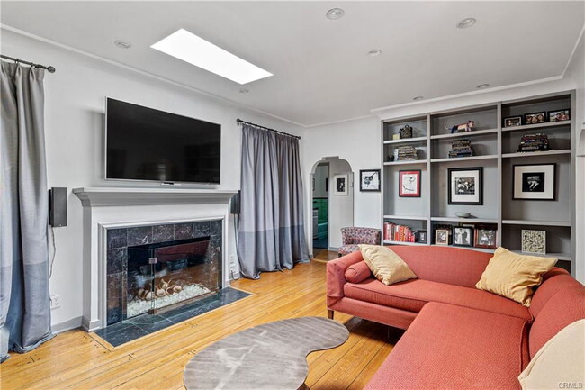 Building Photo - 1701 Pier Ave