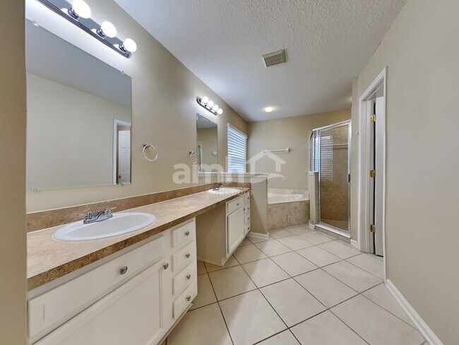 Building Photo - 2657 Snail Kite Court