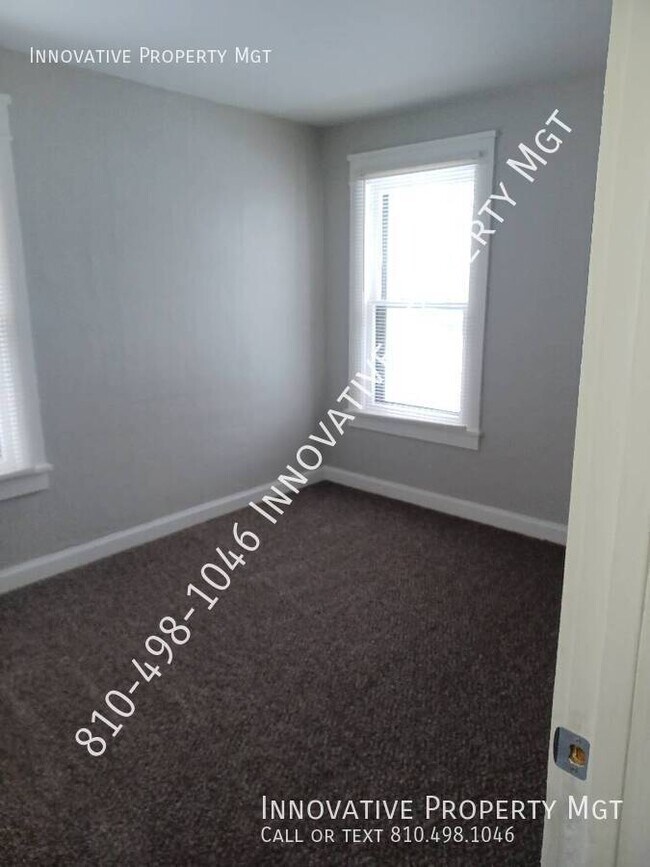 Building Photo - 842 E 9th St