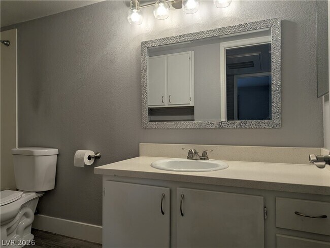 Building Photo - 555 E Silverado Ranch Blvd