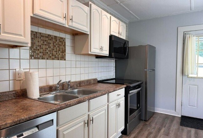 Building Photo - 45A Vly Rd
