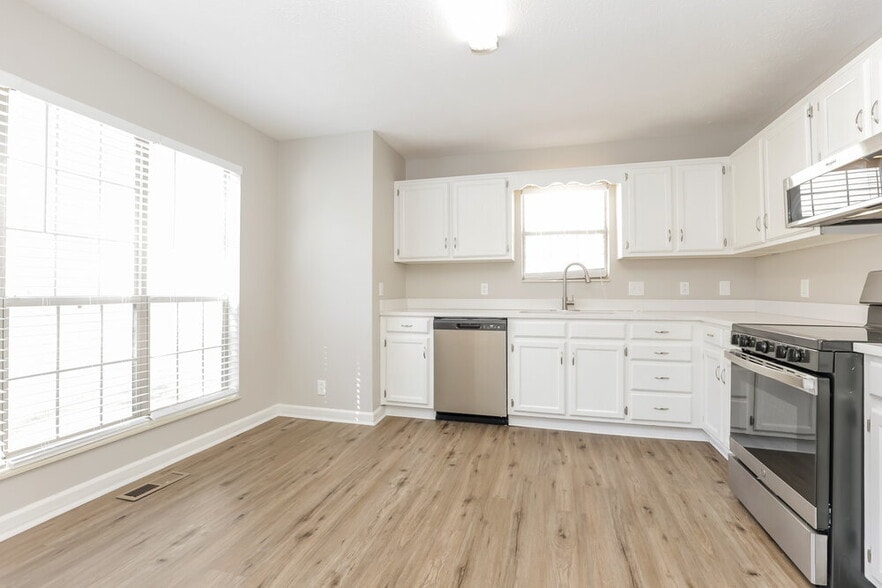 Building Photo - 401 Newberry Ct