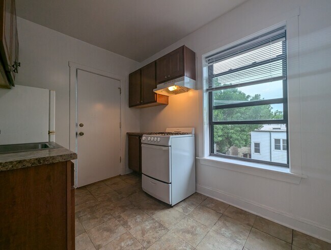 Building Photo - 2617 N Spaulding Ave