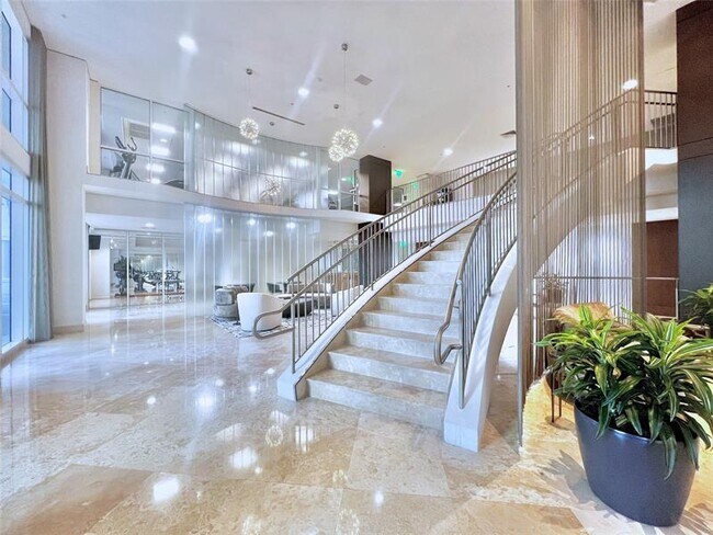 Building Photo - 511 SE 5 Ave