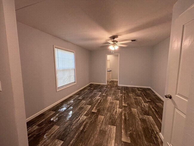Building Photo - BEAUTIFUL +55 HOA COMMUNITY