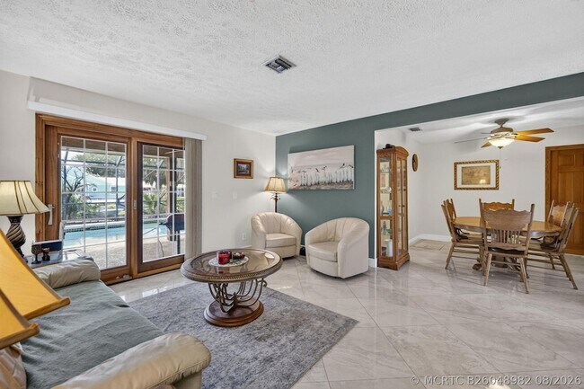 Building Photo - 1362 SW Knollwood Dr