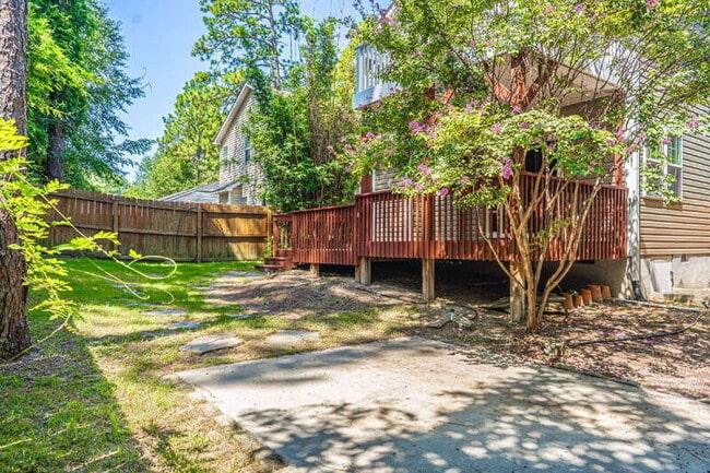 Building Photo - 555 N Saylor St