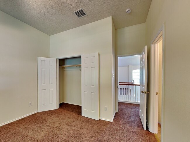 Building Photo - 4861 Autumn Hill